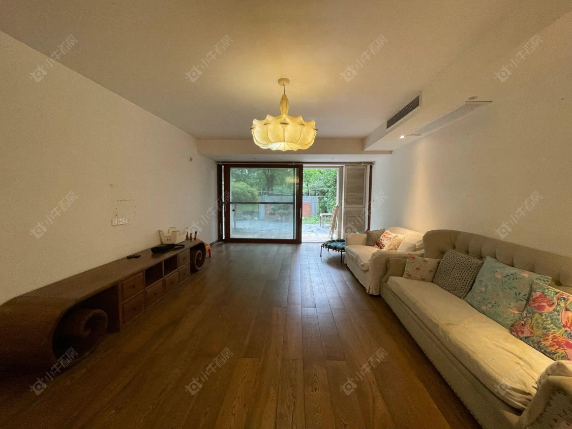 上海美兰湖岭域在售二手房源小区图_小牛看房