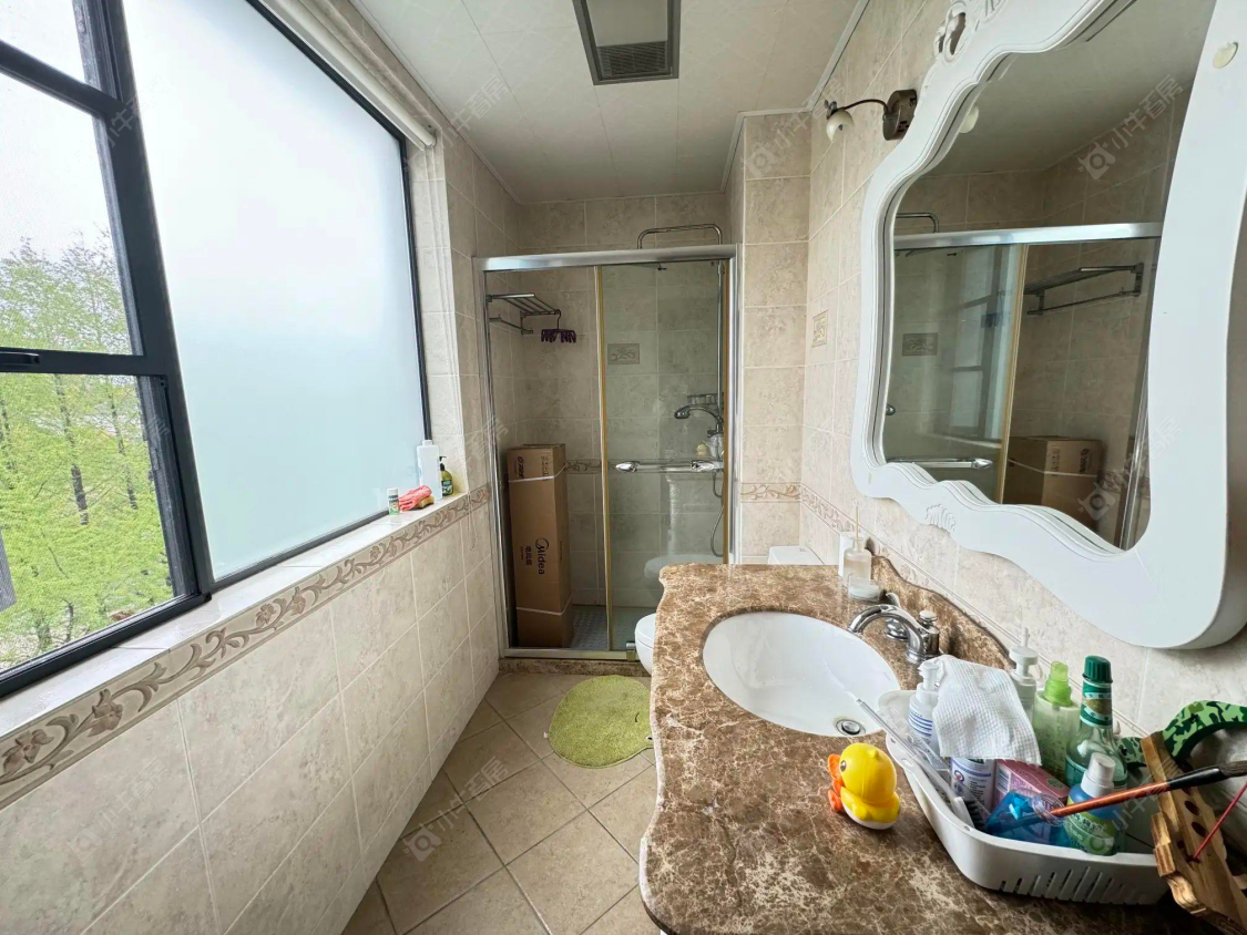 上海美兰湖岭域在售二手房源小区图_小牛看房