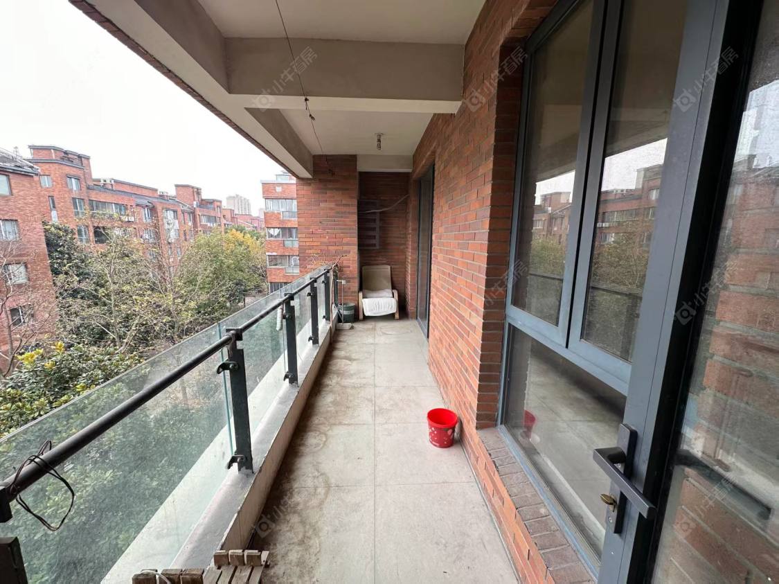 上海美兰湖岭域在售二手房源小区图_小牛看房