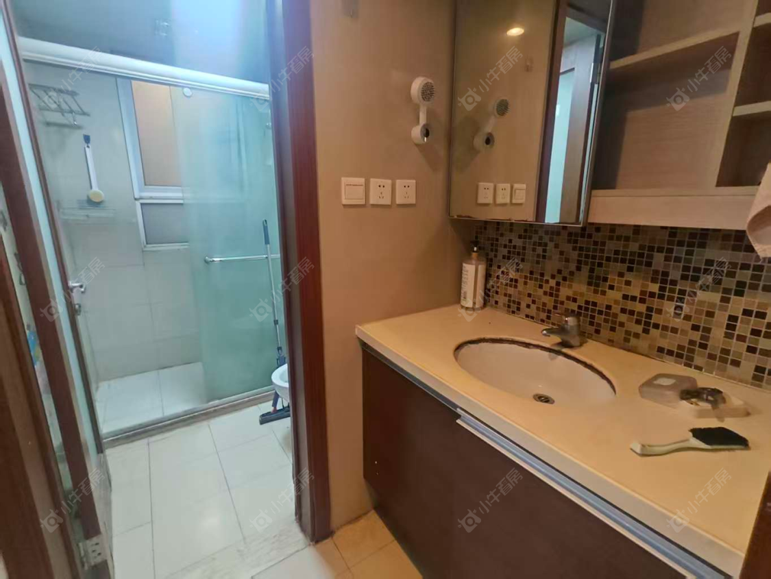 上海万科四季花城111弄在售二手房源小区图_小牛看房