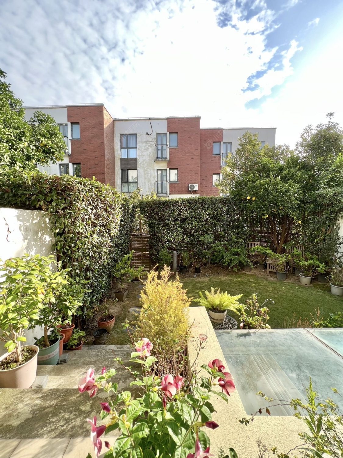 上海凯德林茵湖畔东区别墅区在售二手房源小区图_小牛看房