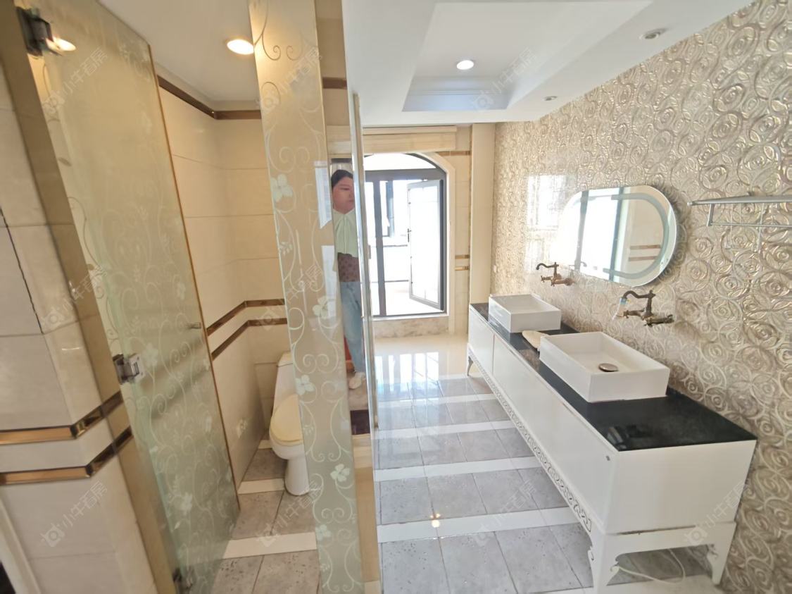 上海爱法奥朗新庄园在售二手房源小区图_小牛看房