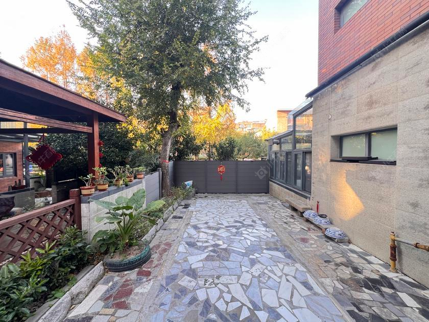 上海美兰湖岭域在售二手房源小区图_小牛看房