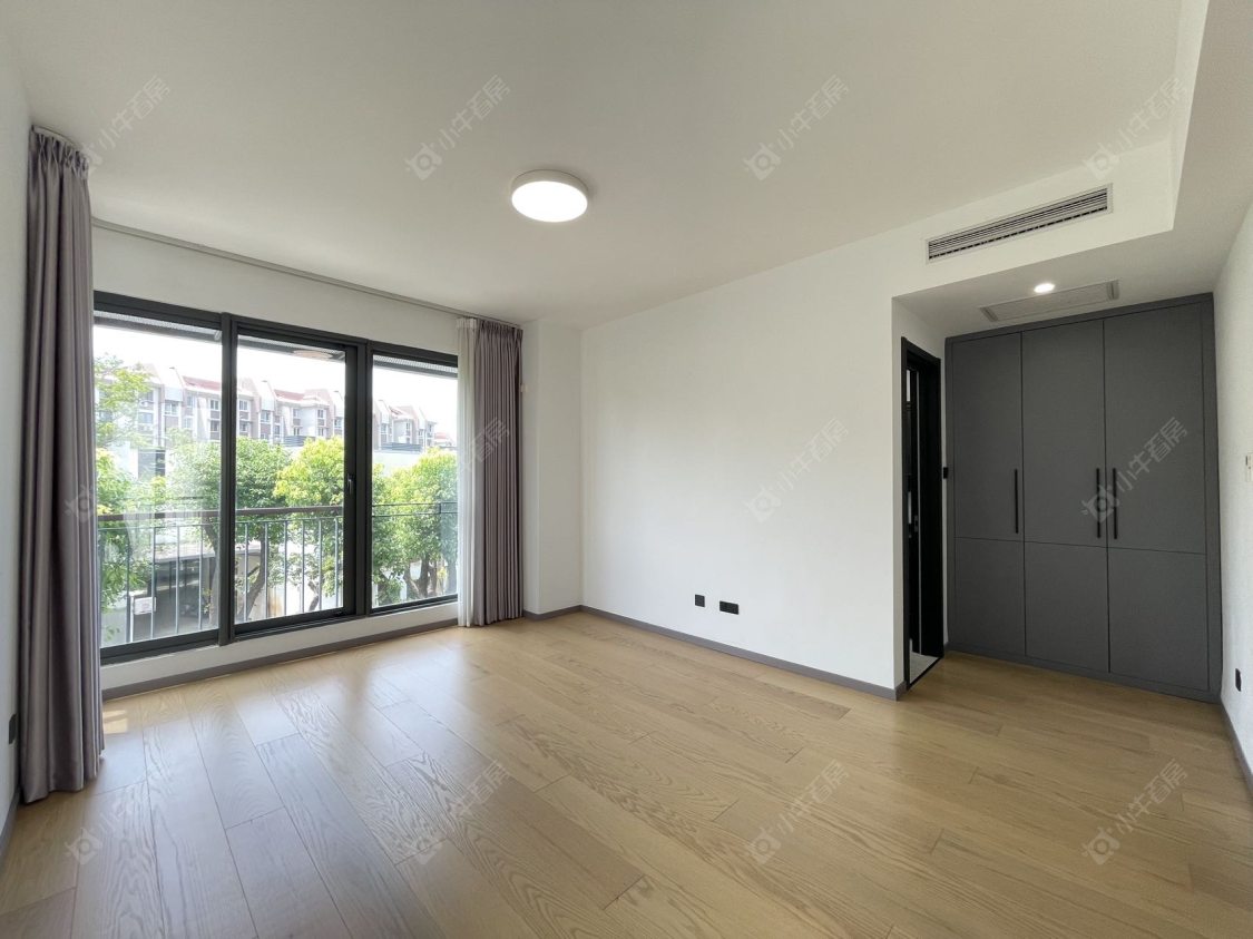 上海凯德林茵湖畔东区别墅区在售二手房源小区图_小牛看房