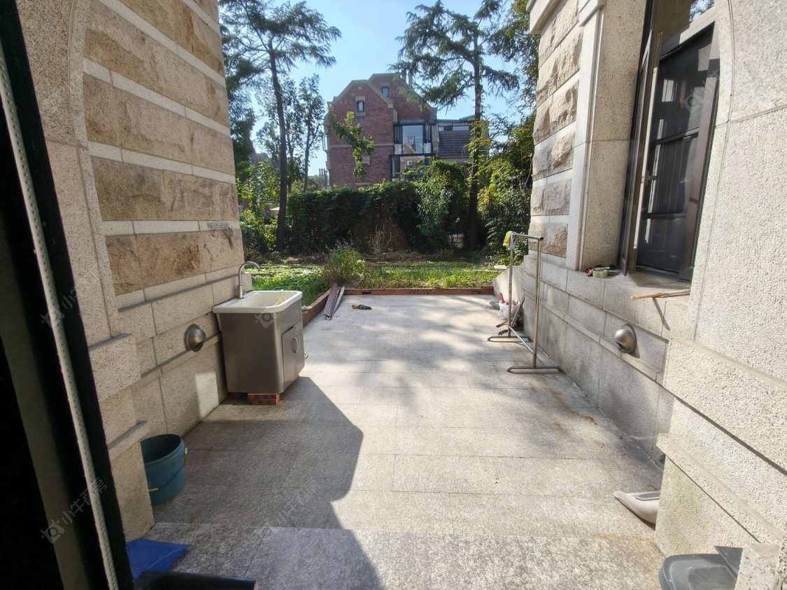 上海万科琥珀郡园别墅区在售二手房源小区图_小牛看房