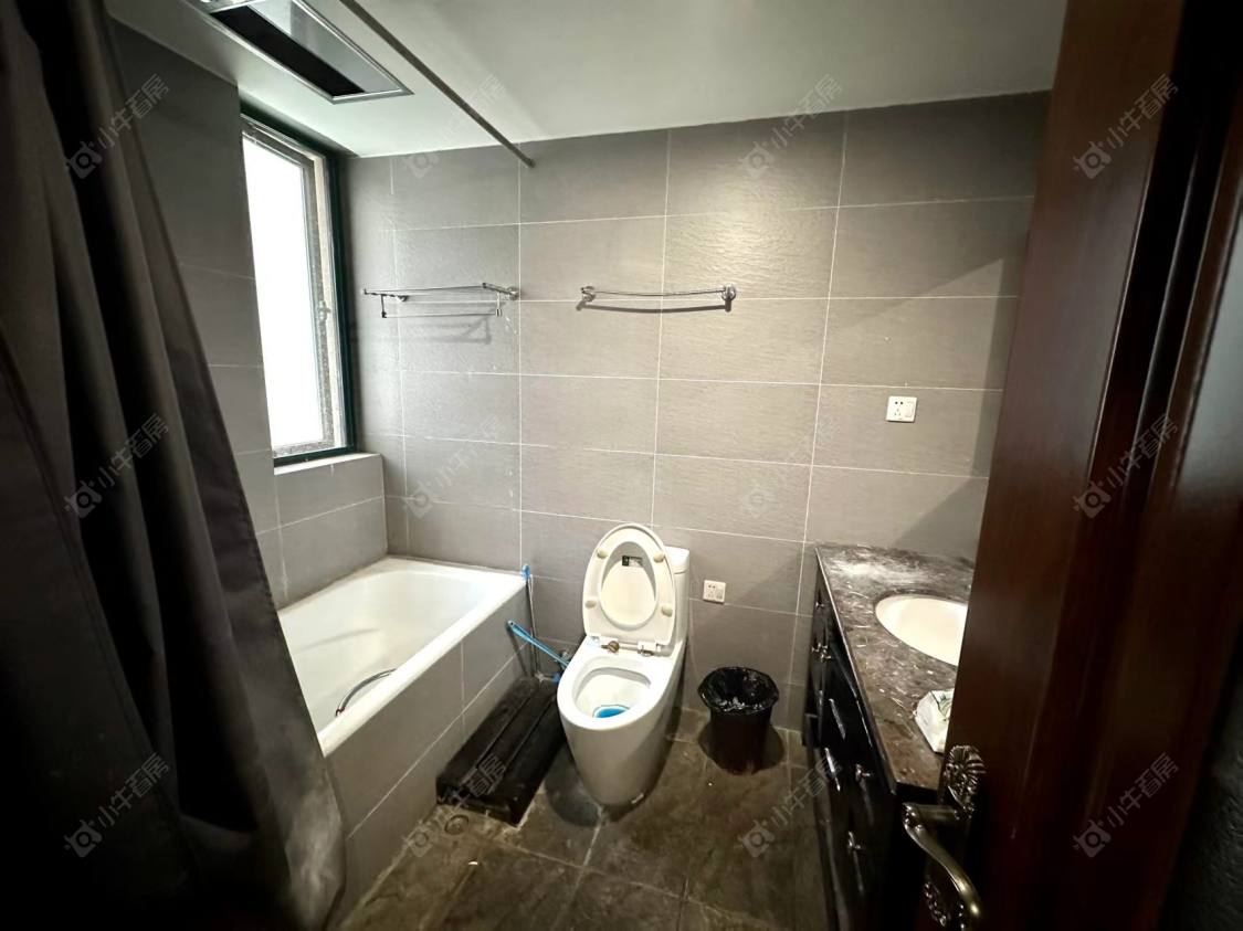 上海美兰湖颐景园在售二手房源小区图_小牛看房