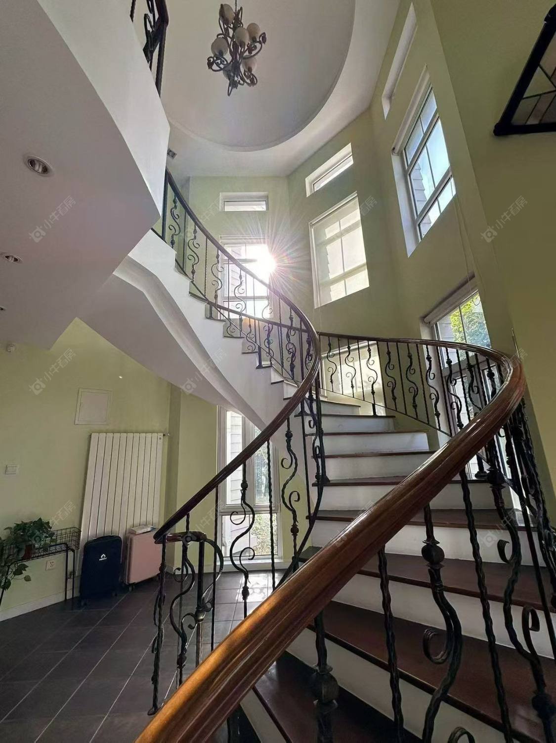 上海海天花园叠翠别墅在售二手房源小区图_小牛看房