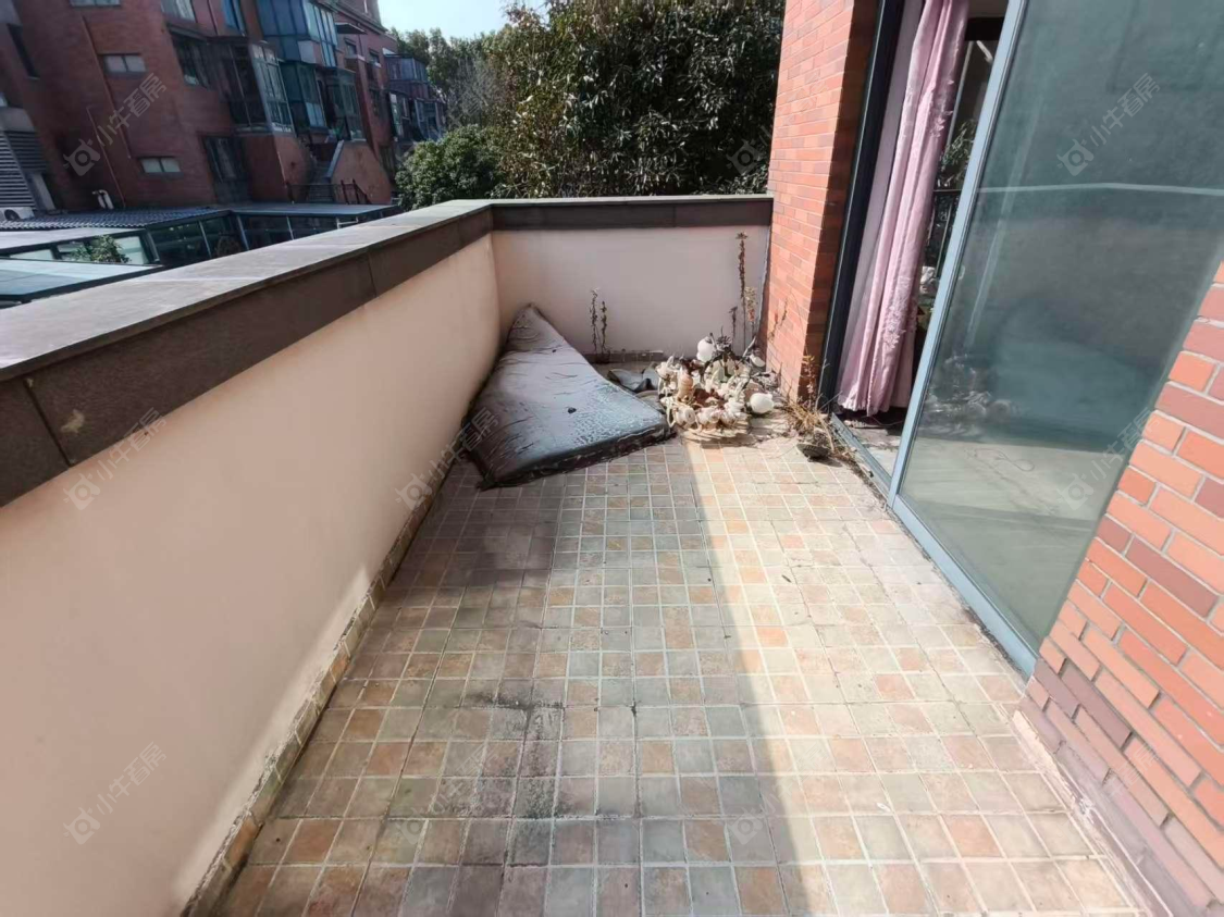 上海美兰湖岭域在售二手房源小区图_小牛看房