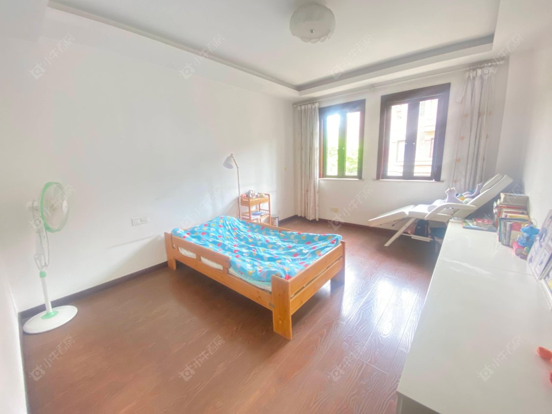 上海万科琥珀郡园别墅区在售二手房源小区图_小牛看房