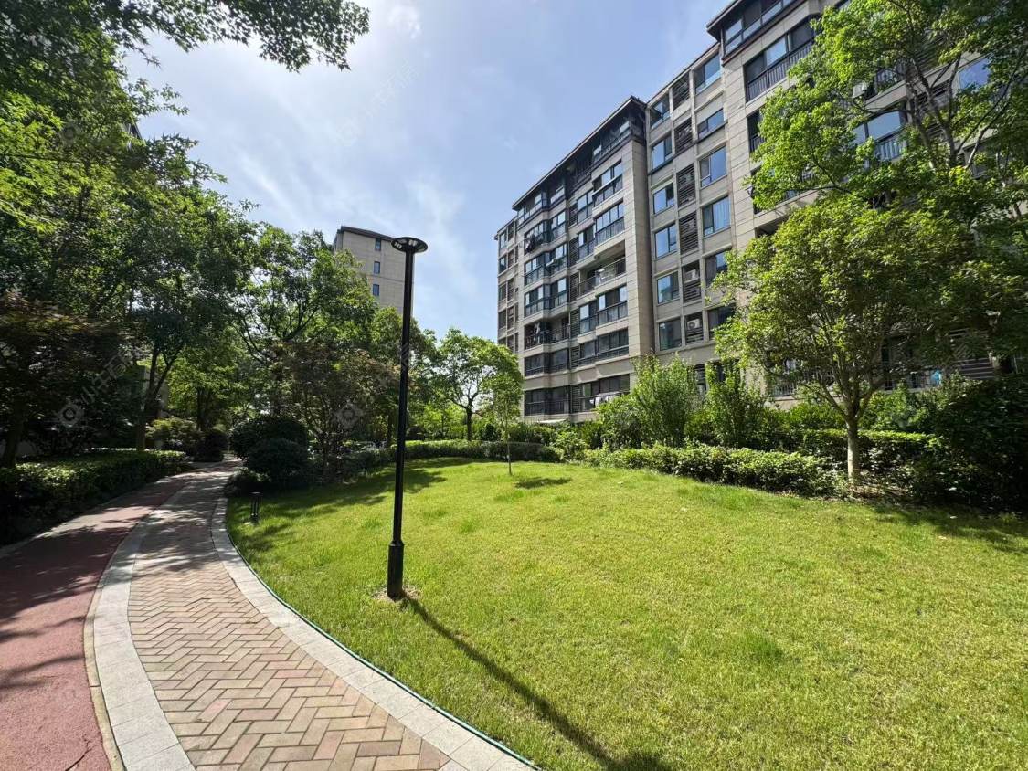 上海绿地新里波洛克公馆在售二手房源室内图_小牛看房