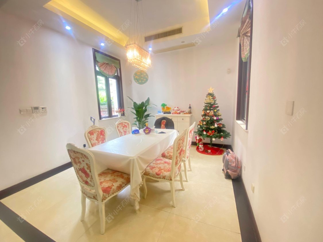 上海万科琥珀郡园别墅区在售二手房源小区图_小牛看房