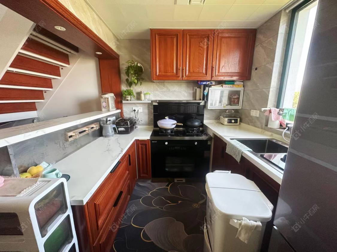 上海美兰湖颐景园在售二手房源小区图_小牛看房