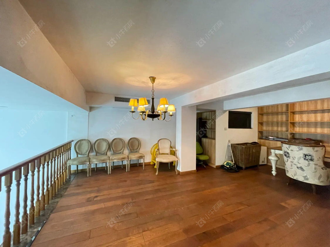 上海美兰湖岭域在售二手房源小区图_小牛看房