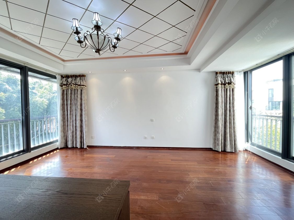 上海凯德林茵湖畔东区别墅区在售二手房源小区图_小牛看房