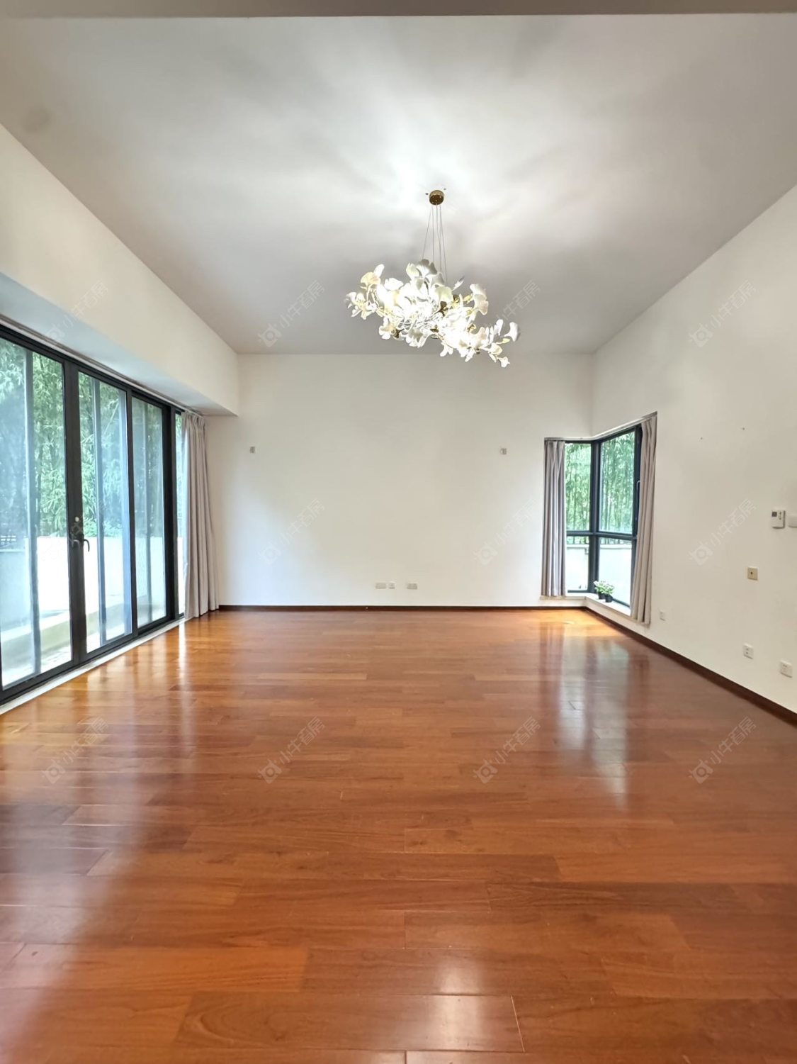 上海凯德林茵湖畔东区别墅区在售二手房源小区图_小牛看房