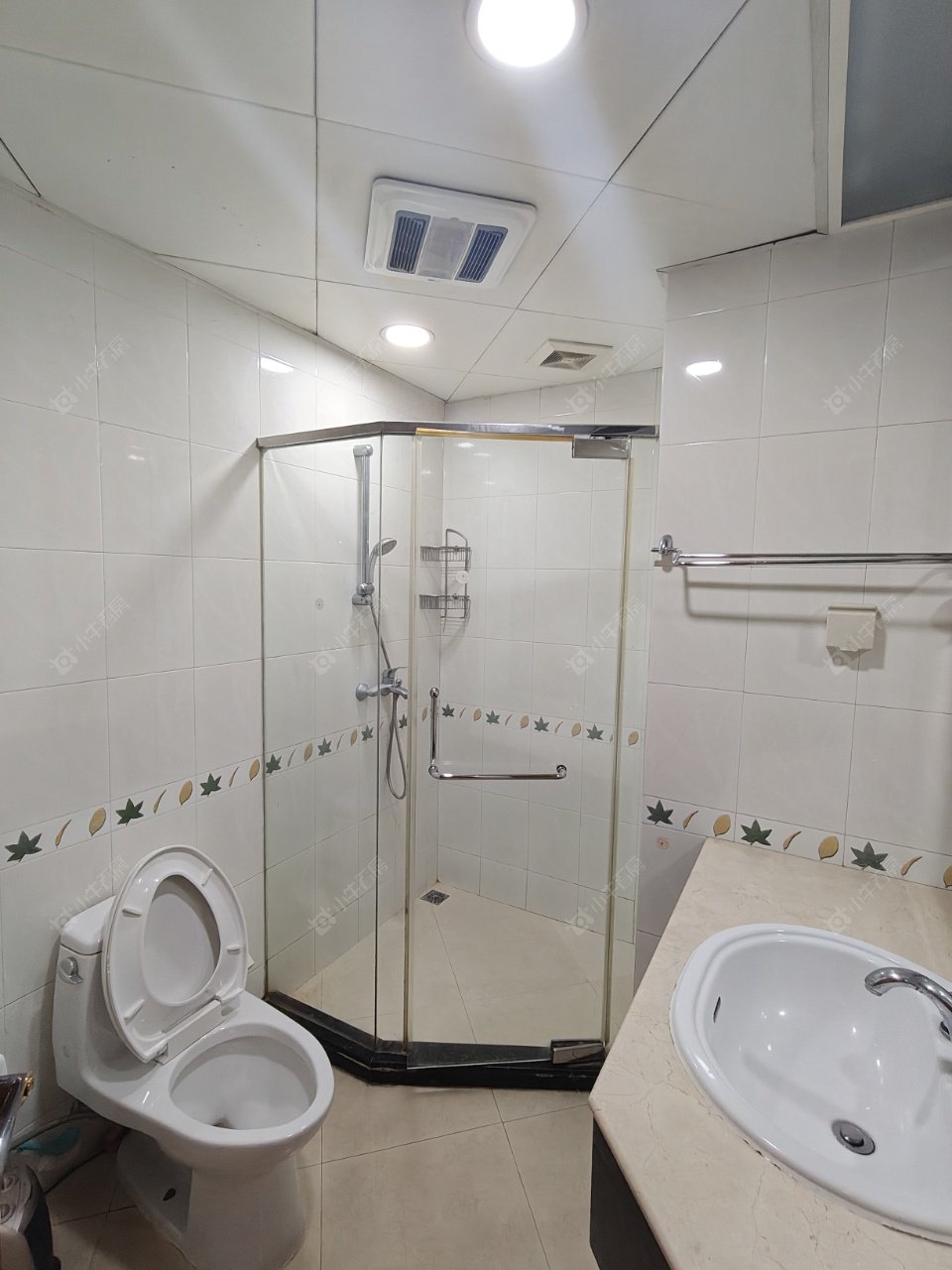 上海嘉里华庭在售二手房源小区图_小牛看房