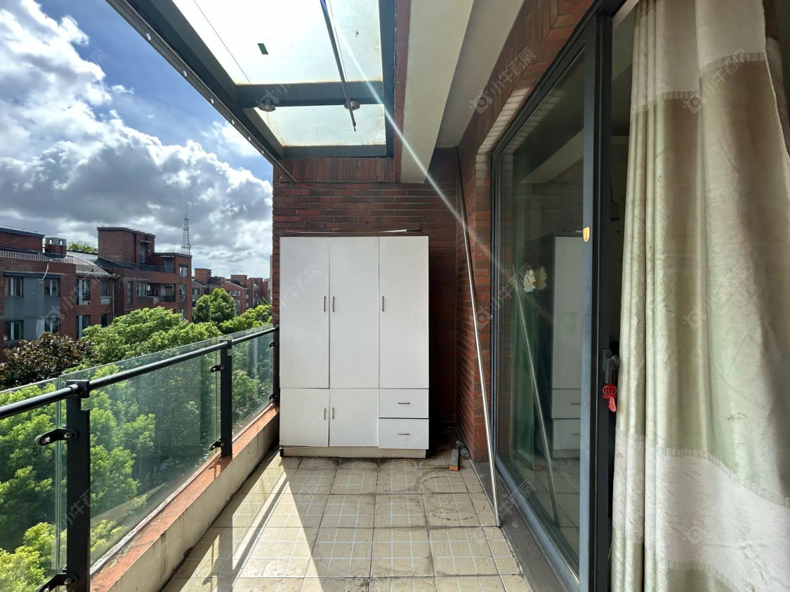 上海美兰湖岭域在售二手房源小区图_小牛看房