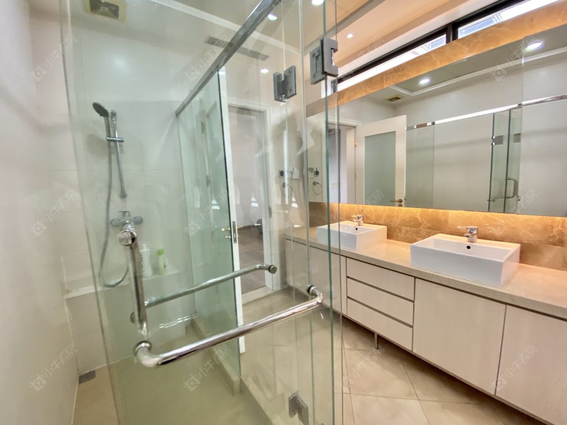 上海凯德林茵湖畔东区别墅区在售二手房源小区图_小牛看房