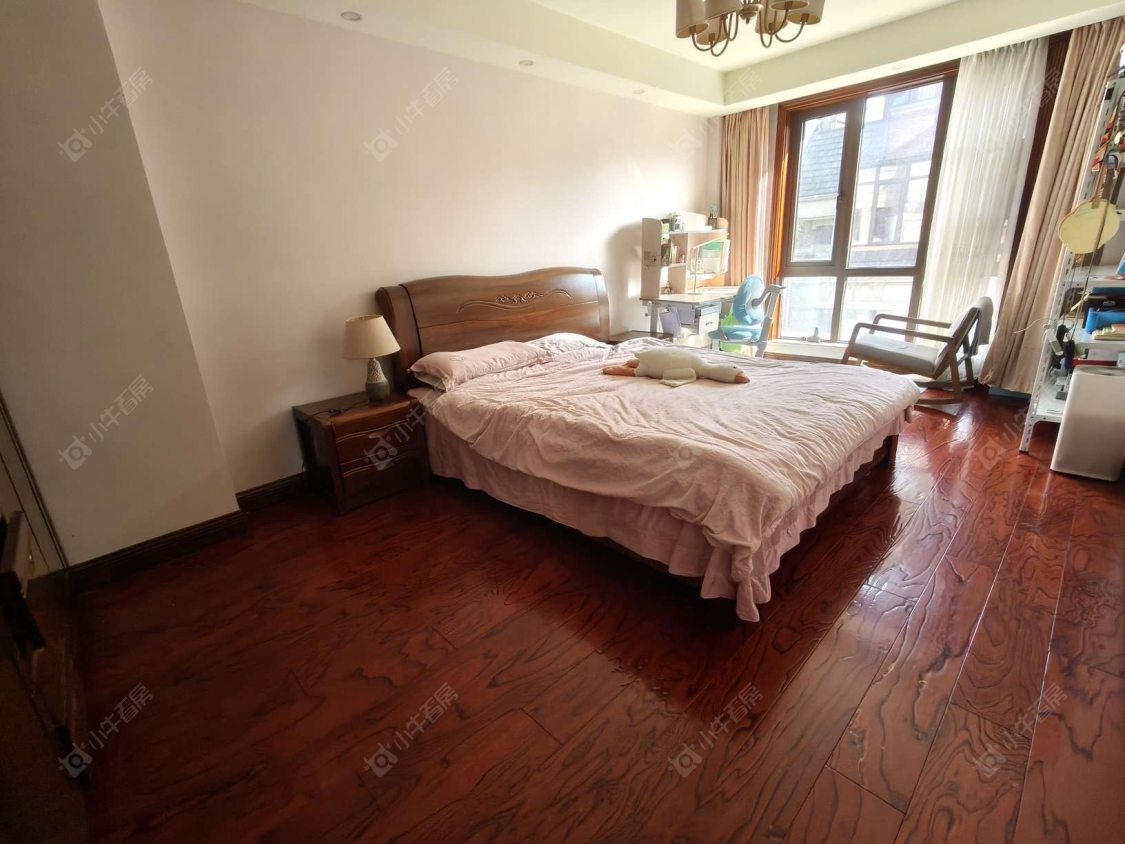 上海万科琥珀郡园别墅区在售二手房源小区图_小牛看房