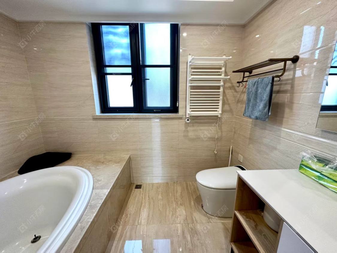 上海美兰湖岭域在售二手房源小区图_小牛看房