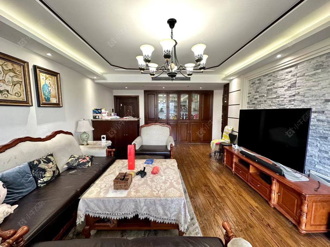 上海美兰湖颐景园在售二手房源小区图_小牛看房