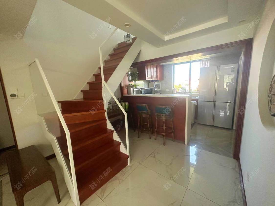 上海美兰湖颐景园在售二手房源小区图_小牛看房