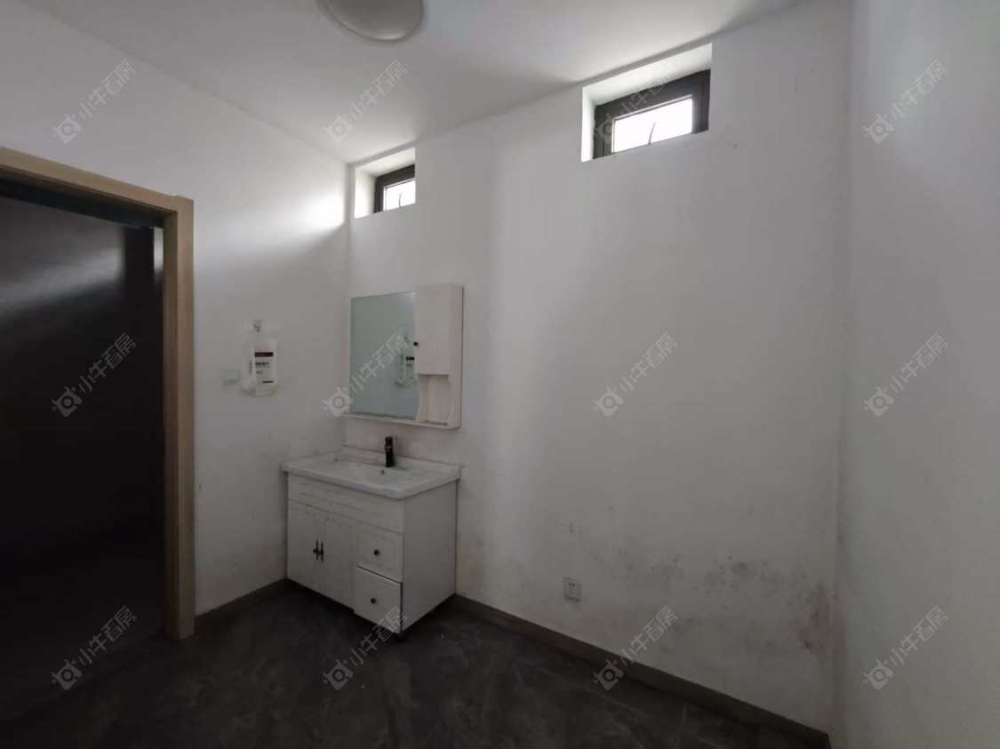 上海爱法奥朗新庄园在售二手房源小区图_小牛看房