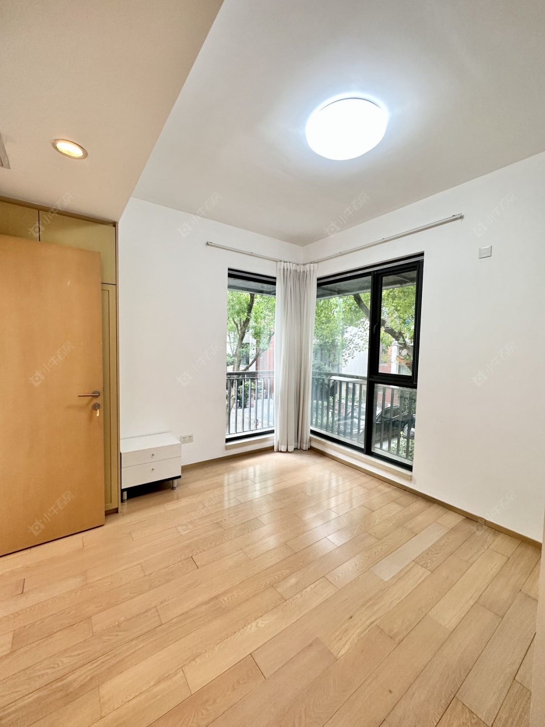 上海凯德林茵湖畔东区别墅区在售二手房源小区图_小牛看房