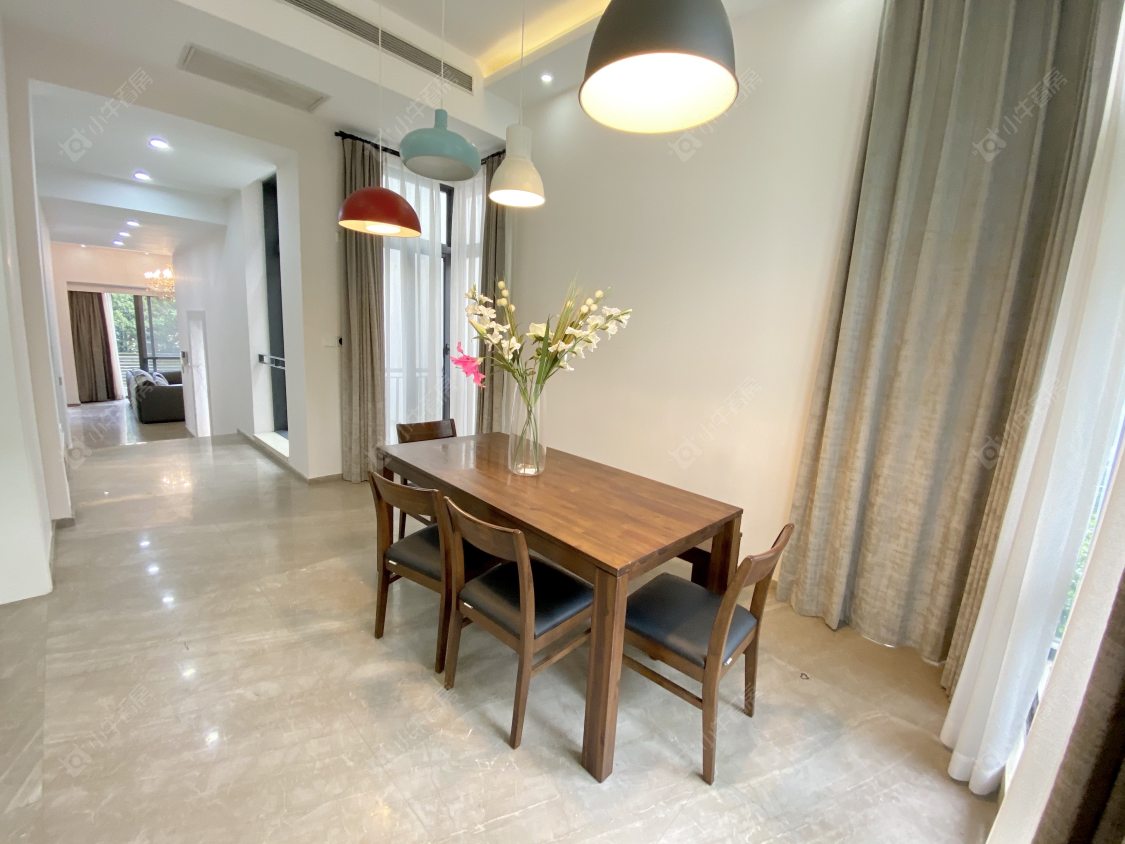 上海凯德林茵湖畔东区别墅区在售二手房源小区图_小牛看房