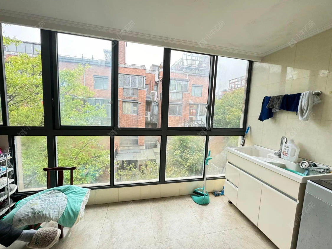 上海美兰湖岭域在售二手房源小区图_小牛看房