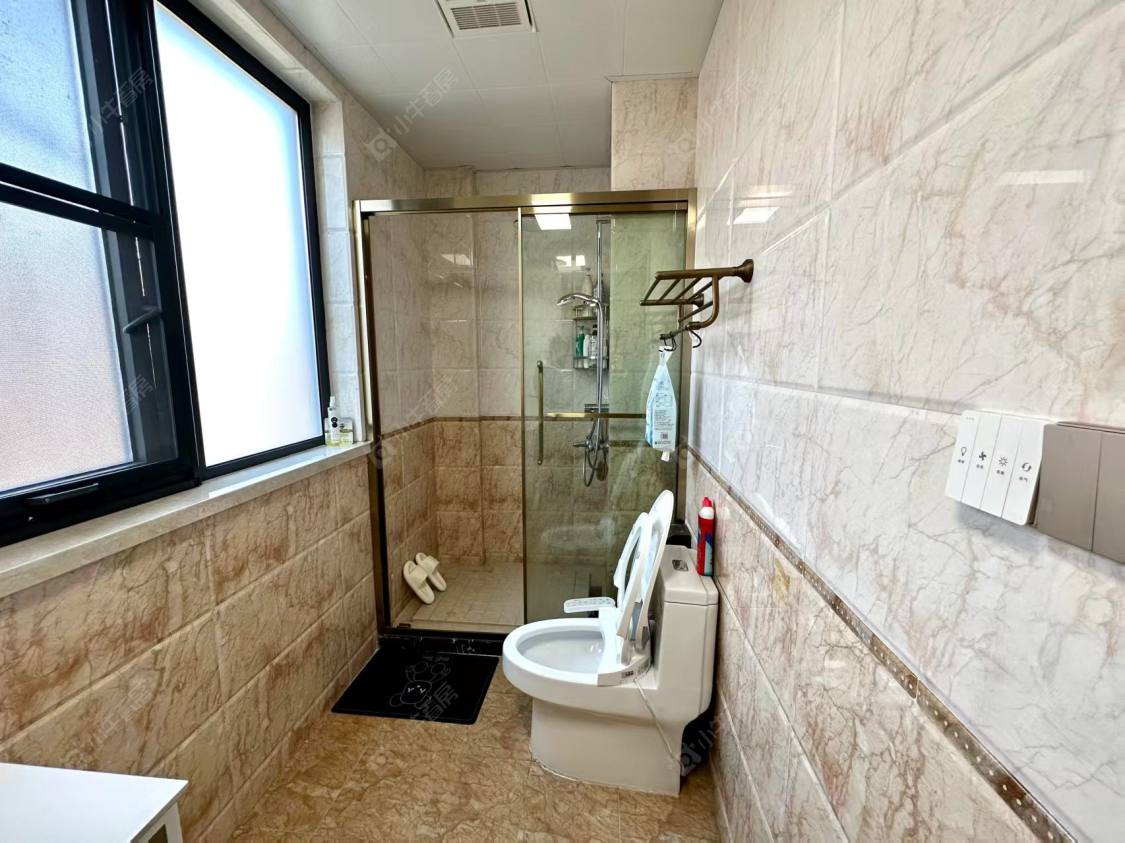 上海美兰湖岭域在售二手房源小区图_小牛看房