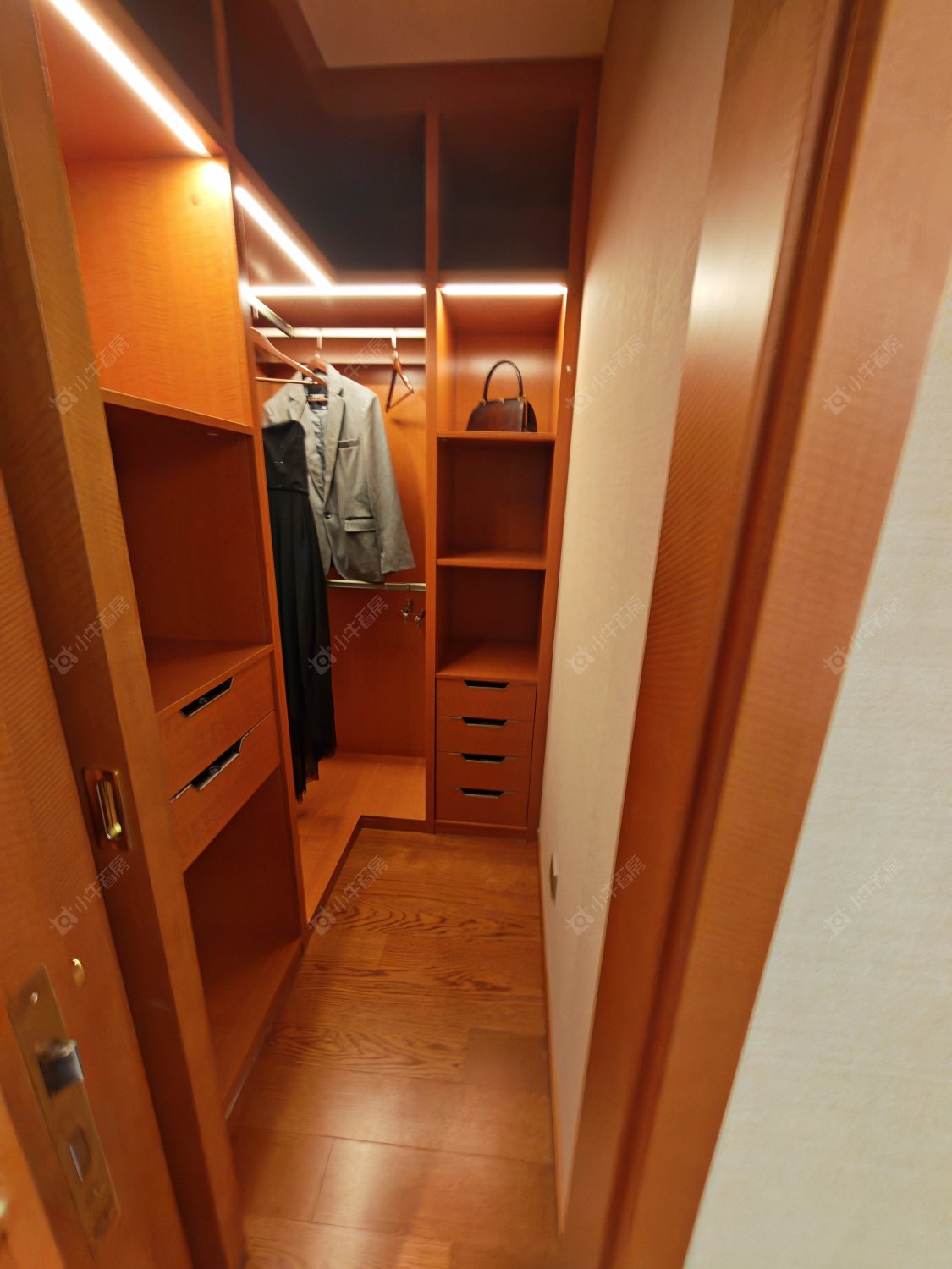 上海圣宇豪庭在售二手房源小区图_小牛看房