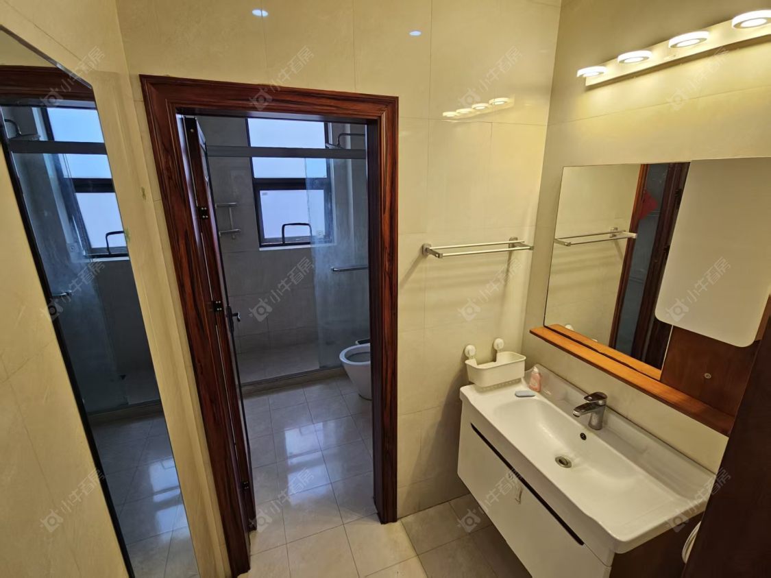 上海高桥新城紫薇和苑在租房源小区图_小牛看房