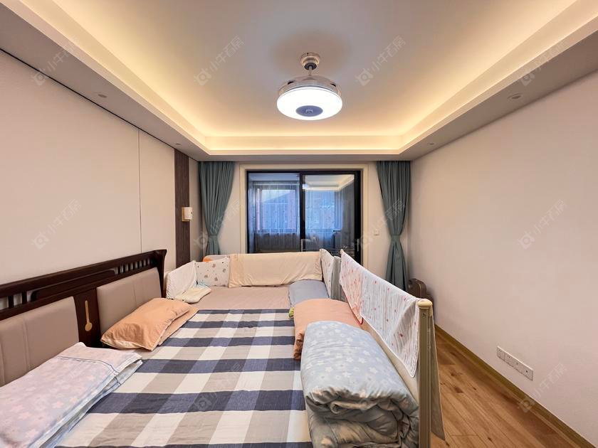 上海美兰湖岭域在售二手房源小区图_小牛看房