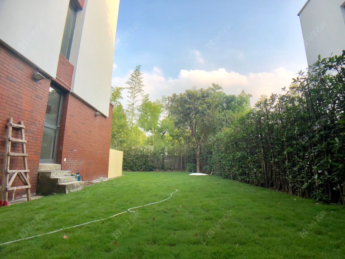 上海凯德林茵湖畔东区别墅区在售二手房源小区图_小牛看房