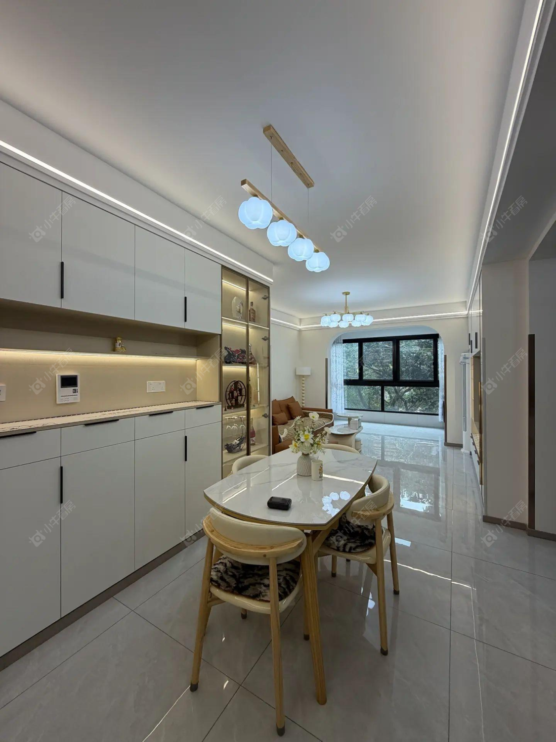 上海美兰湖岭域在售二手房源小区图_小牛看房