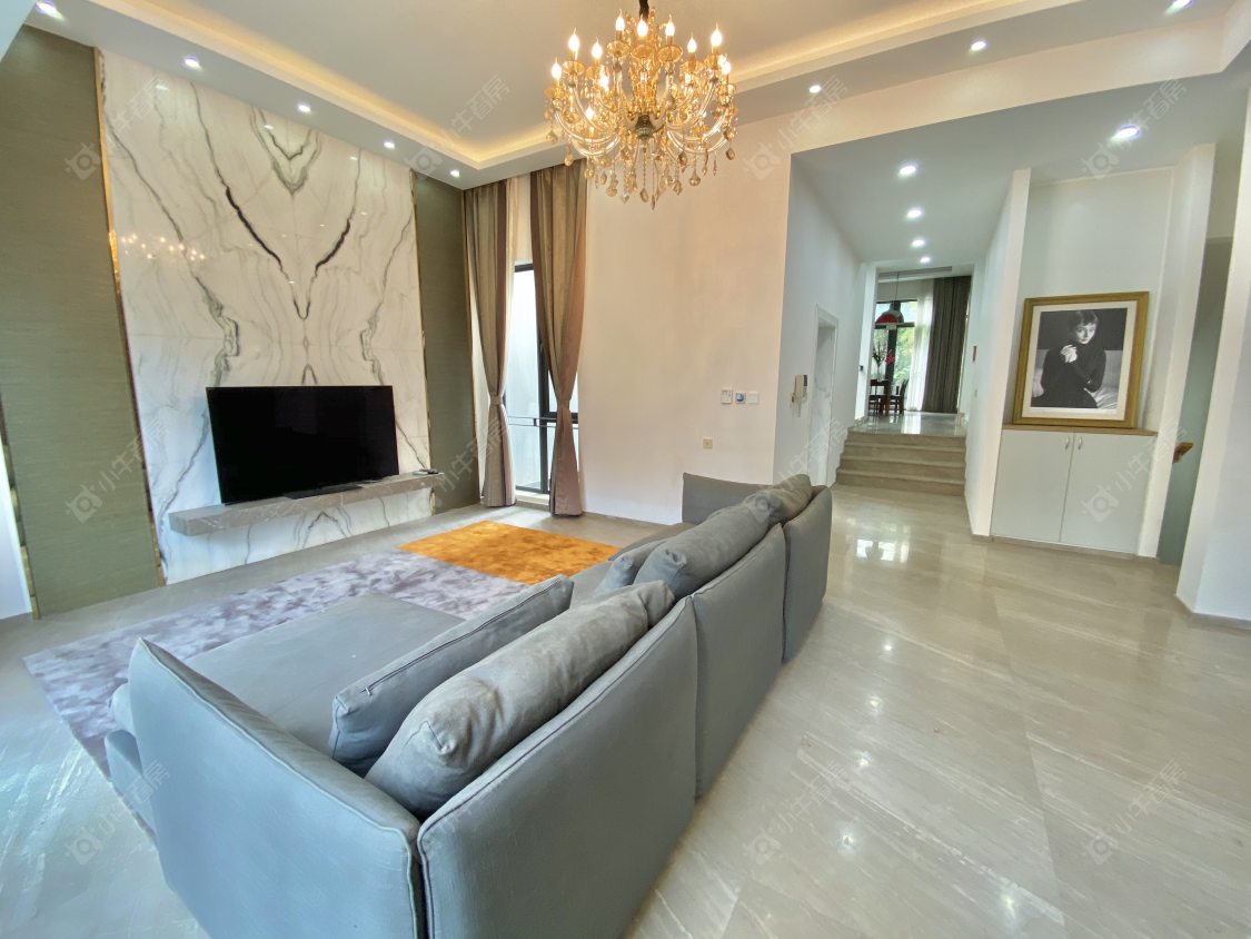 上海凯德林茵湖畔东区别墅区在售二手房源小区图_小牛看房