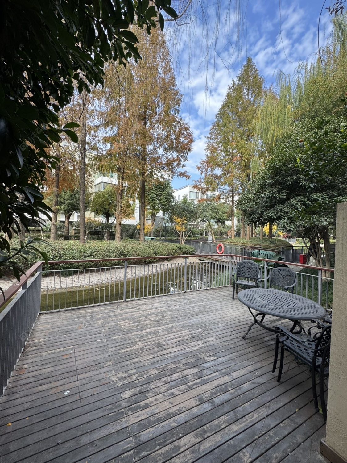 上海凯德林茵湖畔东区别墅区在售二手房源小区图_小牛看房