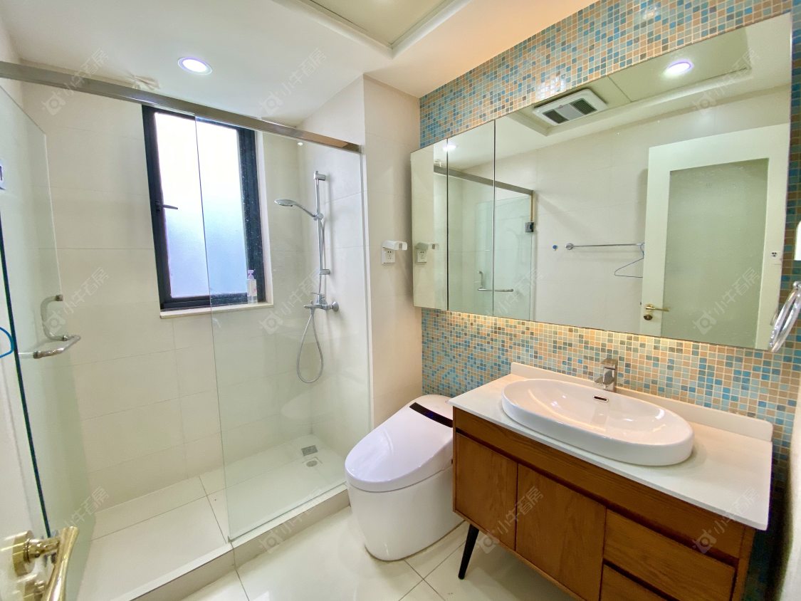 上海凯德林茵湖畔东区别墅区在售二手房源小区图_小牛看房