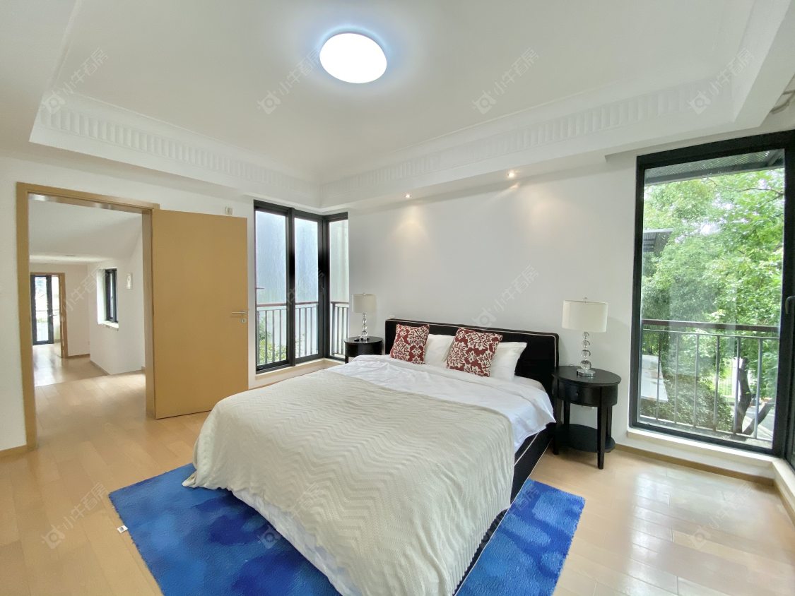 上海凯德林茵湖畔东区别墅区在售二手房源小区图_小牛看房