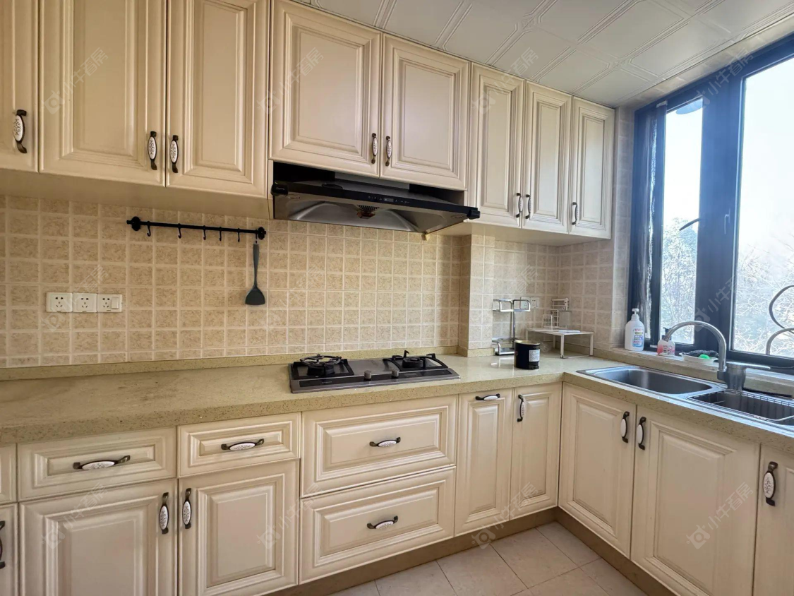 上海顺驰美兰湖在售二手房源小区图_小牛看房