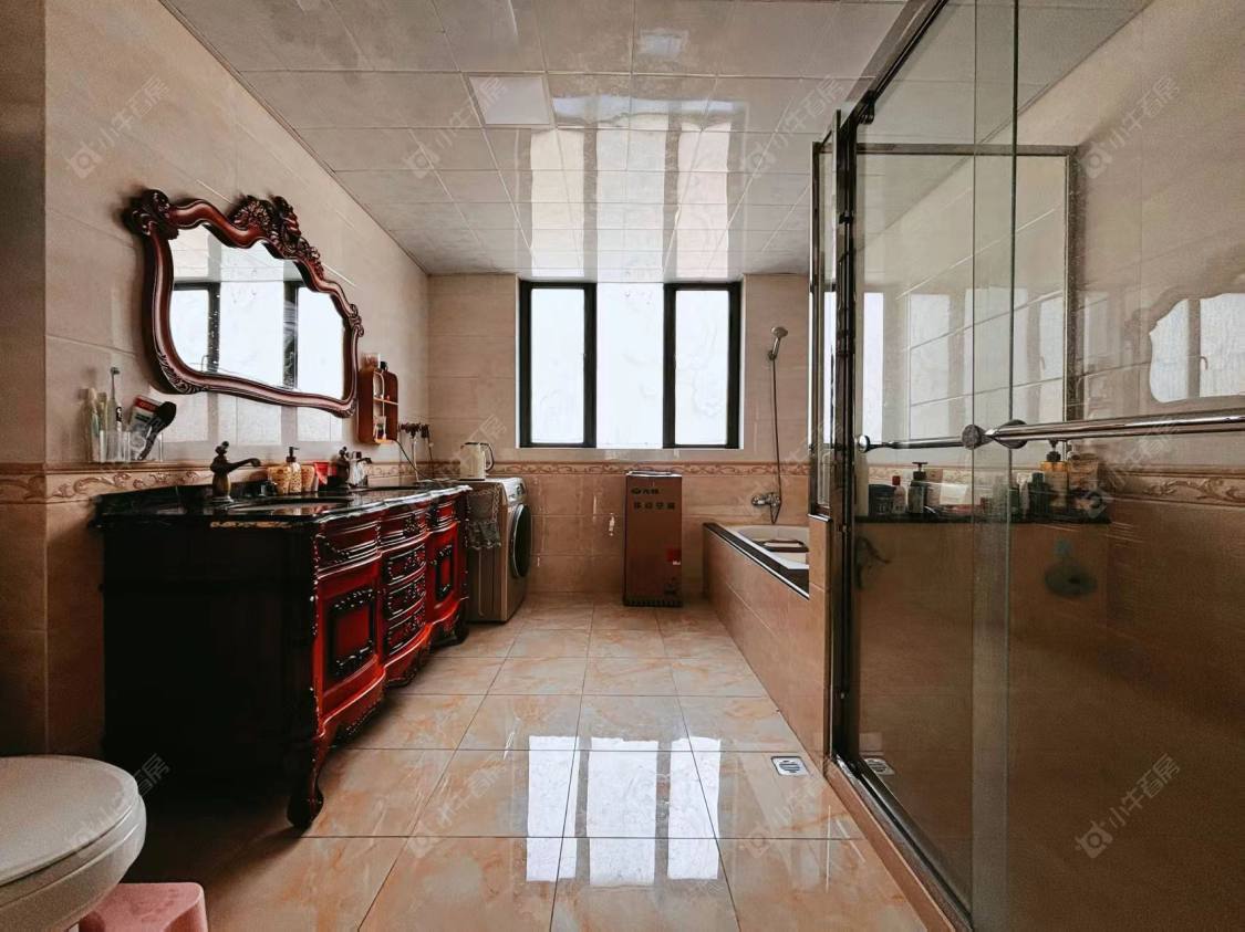 上海美兰湖岭域在售二手房源小区图_小牛看房