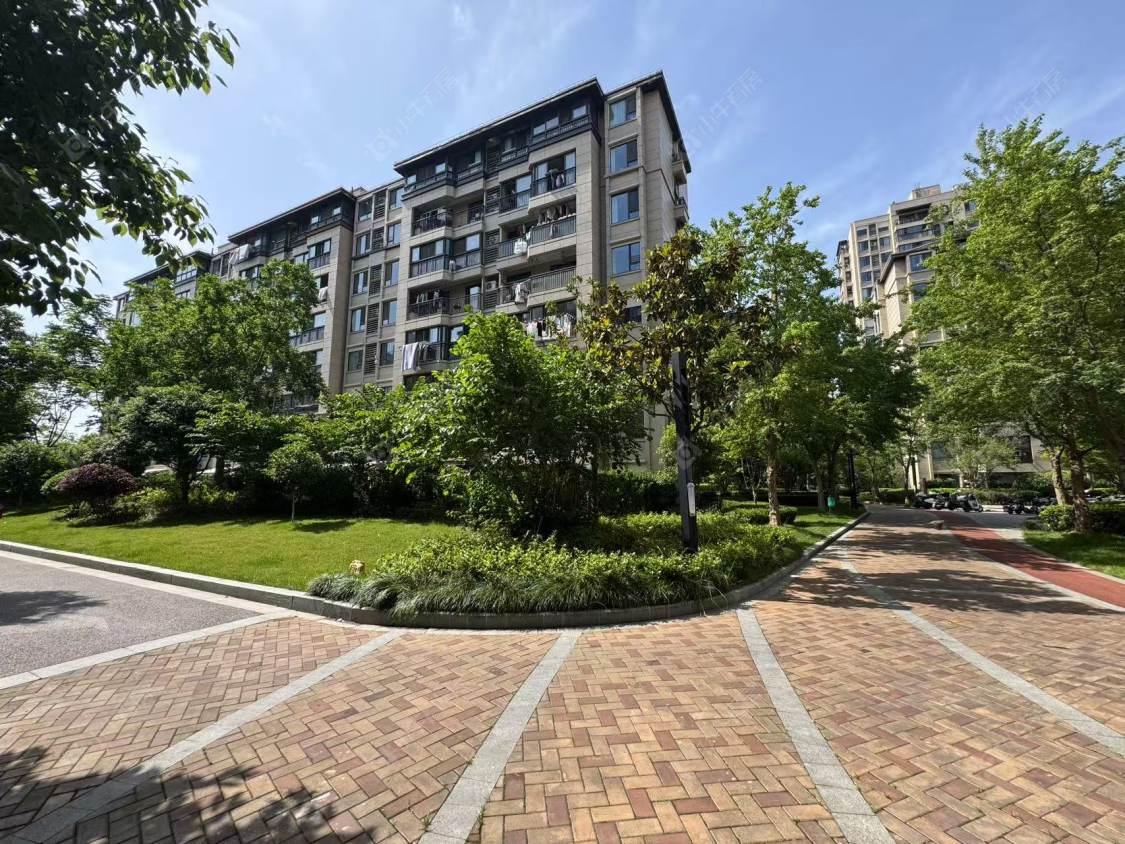 上海绿地新里波洛克公馆在售二手房源室内图_小牛看房