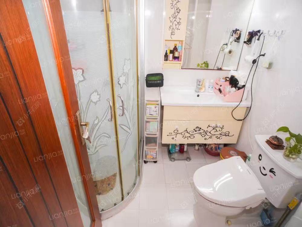 上海东方听潮豪园在售二手房源小区图_小牛看房