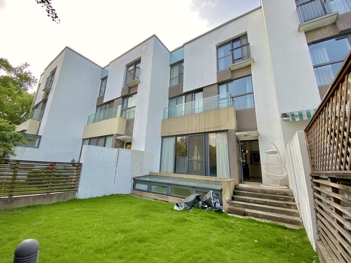 上海凯德林茵湖畔东区别墅区在售二手房源小区图_小牛看房