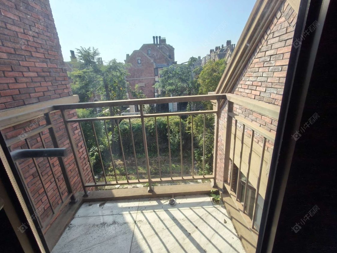 上海万科琥珀郡园别墅区在售二手房源小区图_小牛看房