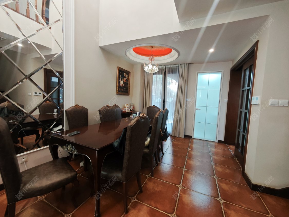 长泰东郊御园别墅区房源小区图 上海长泰东郊御园别墅区在售二手房源小区图_小牛看房