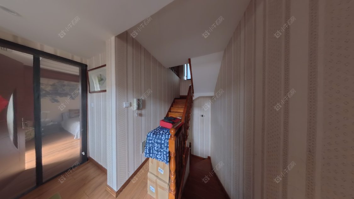 上海长泰东郊御园别墅区在售二手房源室内图_小牛看房