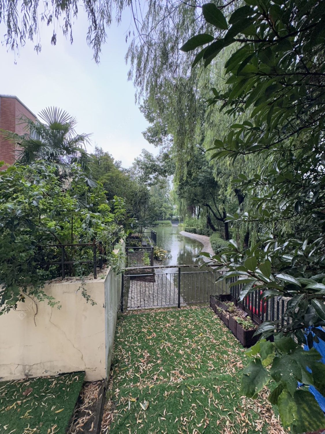 上海凯德林茵湖畔东区别墅区在售二手房源小区图_小牛看房