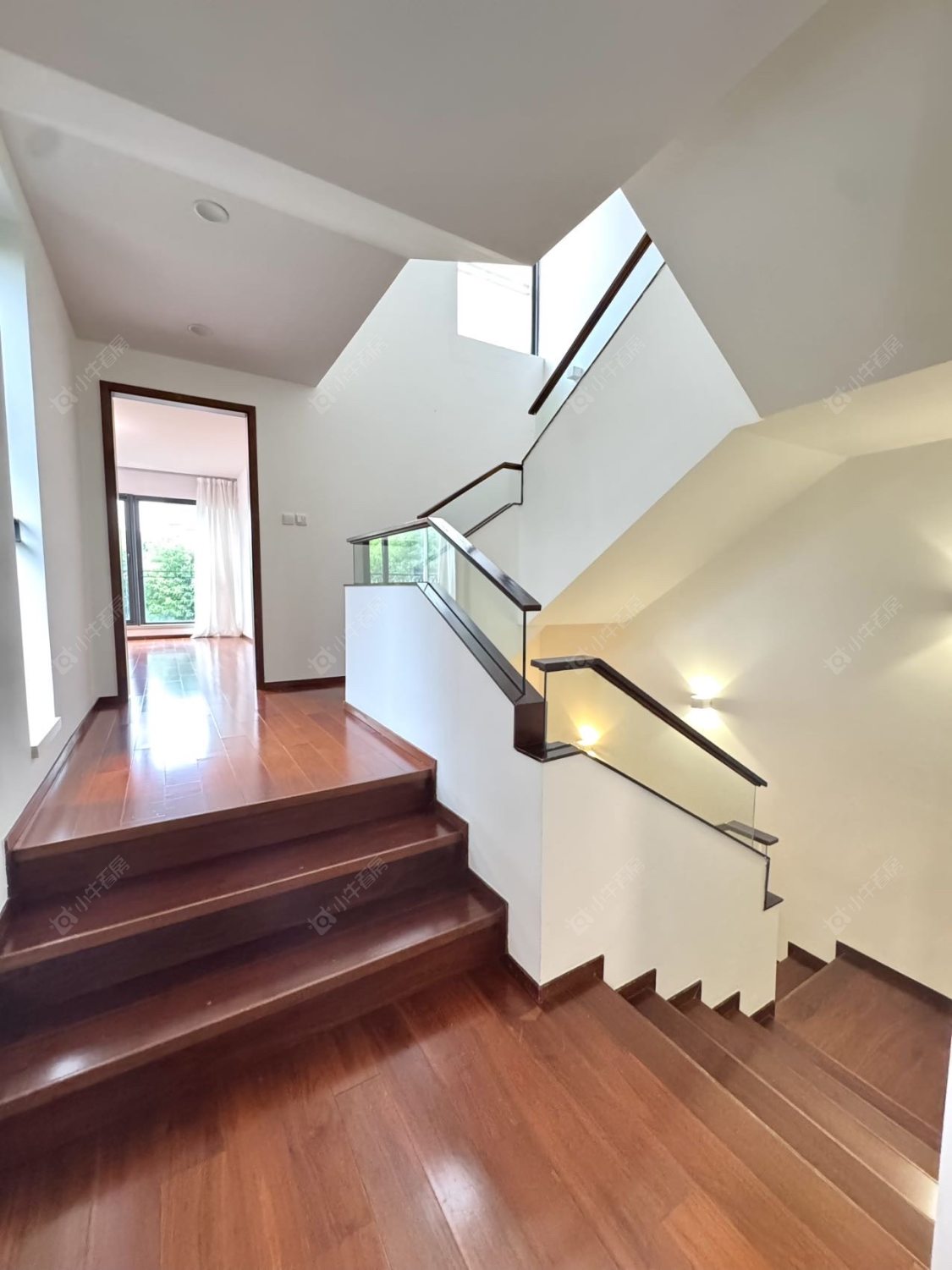 上海凯德林茵湖畔东区别墅区在售二手房源小区图_小牛看房